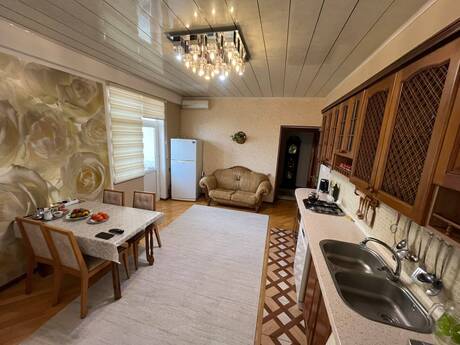 28 Mayda 4 otaqlı yeni tikili mənzil satılır, 152 m², 490 000 AZN, şəkil 3 / 12
