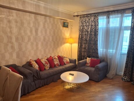 İnşaatçılarda 3 otaqlı yeni tikili mənzil kirayə verilir, 125 m², 180 AZN/ay, şəkil 2 / 12