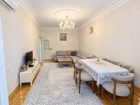 Gənclikdə 2 otaqlı köhnə tikili mənzil satılır, 70 m², 255 000 AZN, şəkil 2 / 7