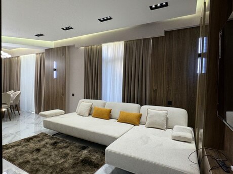 28 Mayda 4 otaqlı yeni tikili mənzil satılır, 112 m², 455 000 AZN, şəkil 2 / 12