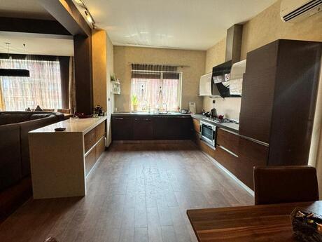Gənclikdə 5 otaqlı yeni tikili mənzil satılır, 245 m², 750 000 AZN, şəkil 5 / 10