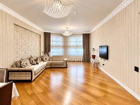 Elan №6573701 - Bakı, Nərimanov r., 4 otaqlı, 235 m², 2/8 mərtəbə