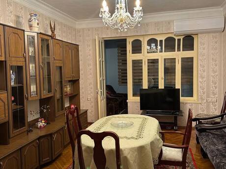 Elan №6574616 - Bakı, Şah İsmayıl Xətai m., 3 otaqlı, 85 m², 2/5 mərtəbə