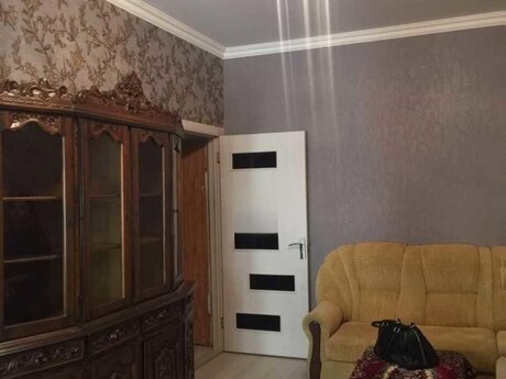 Elan №6574720 - Bakı, Gənclik m., 2 otaqlı, 70 m², 5/5 mərtəbə