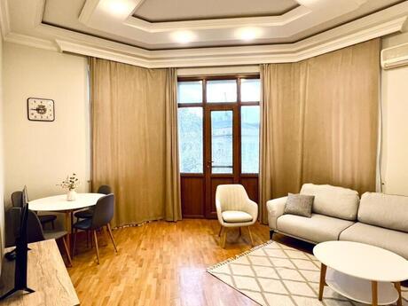 Elan №6575299 - Bakı, Sahil m., 2 otaqlı, 65 m², 5/6 mərtəbə