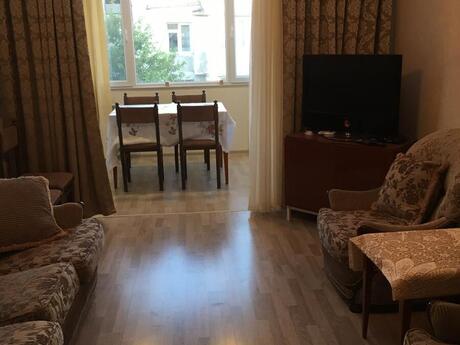 Elan №6575450 - Bakı, Elmlər Akademiyası m., 2 otaqlı, 54 m², 4/5 mərtəbə