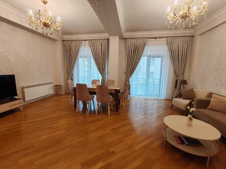 Elan №6575668 - Bakı, Xətai r., 3 otaqlı, 155 m², 2/6 mərtəbə