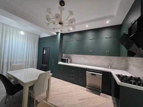 Elan №6575899 - Bakı, Gənclik m., 3 otaqlı, 150 m², 11/18 mərtəbə
