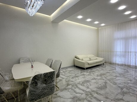 Объявление №6575897 - Баку, Хатаинский р., 2-комн., 80 м², 7/8 этаж