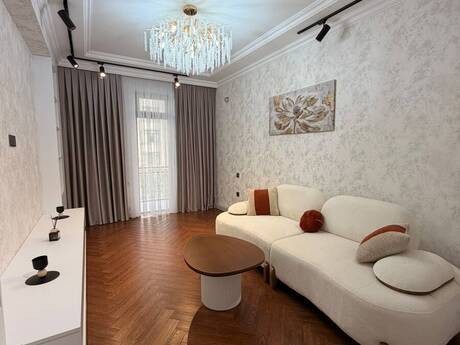 Elan №6576031 - Bakı, 28 May m., 2 otaqlı, 67 m², 4/15 mərtəbə