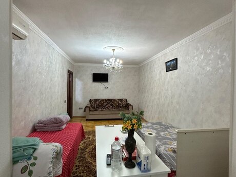 Elmlər Akademiyasında 1 otaqlı köhnə tikili mənzil satılır, 31 m², 149 000 AZN, şəkil 2 / 12