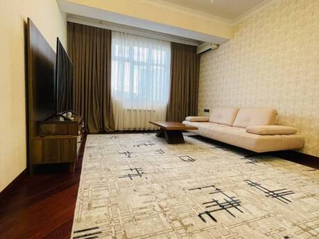 Elan №6576744 - Bakı, İnşaatçılar m., 2 otaqlı, 71 m², 1/10 mərtəbə
