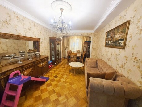 Объявление №6577492 - Баку, Ясамальский р., 3-комн., 90 м², 3/10 этаж