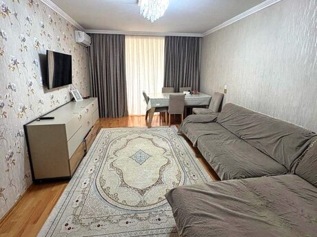 Elan №6577900 - Bakı, 8-ci mikrorayon q., 3 otaqlı, 70 m², 4/5 mərtəbə