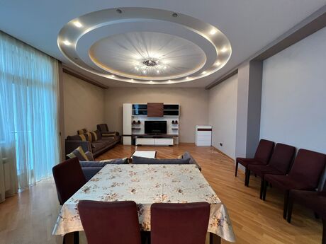 Elan №6577952 - Bakı, Elmlər Akademiyası m., 3 otaqlı, 120 m², 14/18 mərtəbə