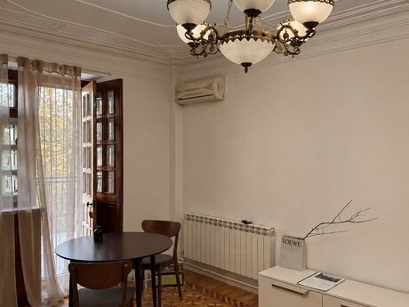 Elan №6578181 - Bakı, Yasamal r., 2 otaqlı, 60 m², 3/5 mərtəbə