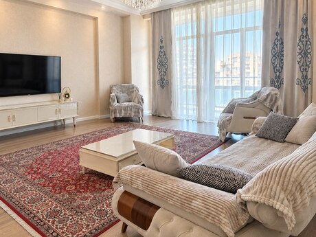 Elan №6579608 - Bakı, Nizami m., 3 otaqlı, 185 m², 16/18 mərtəbə