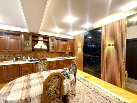 Elan №6580667 - Bakı, Nizami m., 4 otaqlı, 240 m², 2/18 mərtəbə
