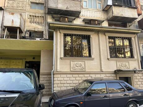 Объявление №6580782 - Баку, пос. Ени Ясамал, 4-комн., 140 м², 1/9 этаж