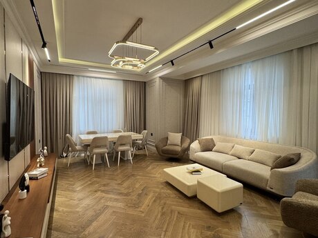 Объявление №6581028 - Баку, м. Элмляр Академиясы, 4-комн., 165 м², 11/17 этаж