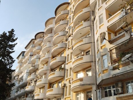 Elan №6537369 - Bakı, Həzi Aslanov m., 4 otaqlı, 123 m², 1/10 mərtəbə