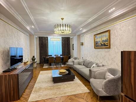 Elan №6581285 - Bakı, Azadlıq Prospekti m., 4 otaqlı, 215 m², 12/18 mərtəbə