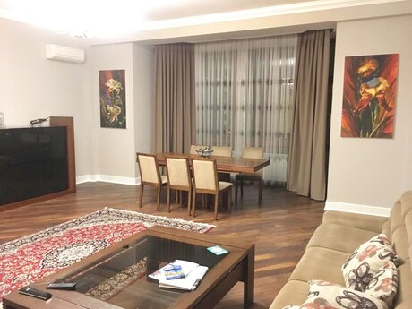 Elan №6581317 - Bakı, 28 May m., 3 otaqlı, 170 m², 15/18 mərtəbə