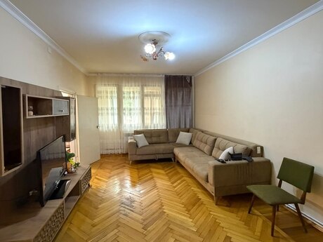 Elan №6581456 - Bakı, 8 Noyabr m., 2 otaqlı, 55 m², 3/5 mərtəbə
