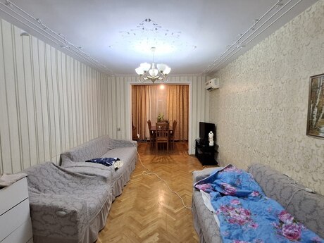 Elan №6509508 - Bakı, Azadlıq Prospekti m., 2 otaqlı, 60 m², 3/5 mərtəbə
