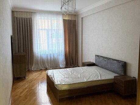 Elan №6581917 - Bakı, İnşaatçılar m., 3 otaqlı, 130 m², 5/17 mərtəbə