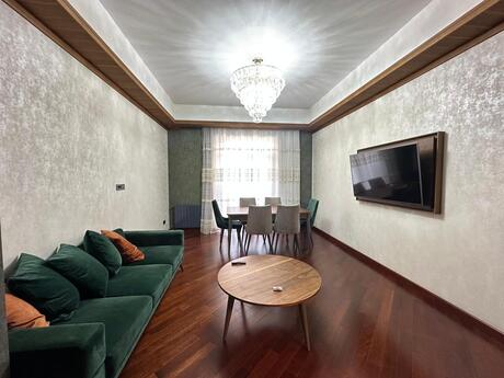 Elan №6582815 - Bakı, Ağ şəhər q., 3 otaqlı, 100 m², 7/7 mərtəbə