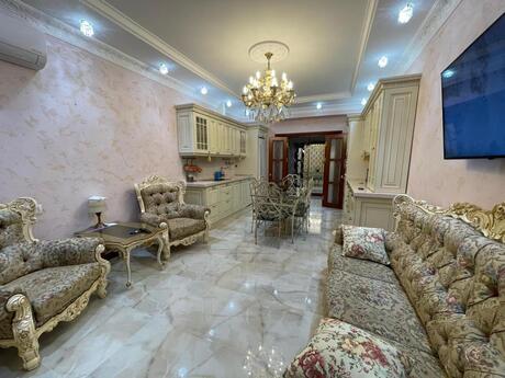 Elan №6583180 - Bakı, Şah İsmayıl Xətai m., 3 otaqlı, 100 m², 11/18 mərtəbə