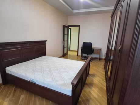 Elan №6583352 - Bakı, Elmlər Akademiyası m., 3 otaqlı, 135 m², 15/16 mərtəbə