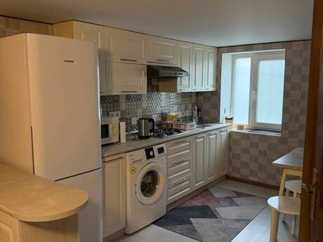 Elan №6583372 - Bakı, Sahil m., 2 otaqlı, 70 m², 3/5 mərtəbə