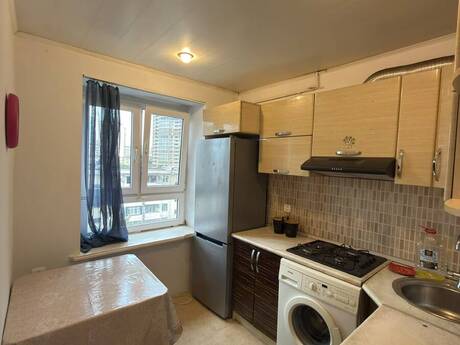 Elan №6583404 - Bakı, Yasamal r., 2 otaqlı, 70 m², 5/5 mərtəbə