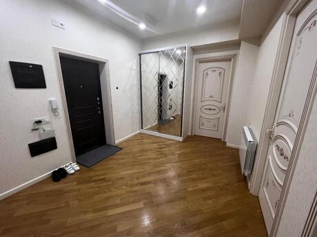 Объявление №6583531 - Баку, м. Халглар Достлугу, 2-комн., 94 м², 7/17 этаж