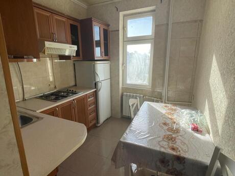 Elan №6584867 - Bakı, Avtovağzal m., 3 otaqlı, 85 m², 2/5 mərtəbə