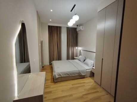 Elan №6585128 - Bakı, Ağ şəhər q., 2 otaqlı, 70 m², 4/20 mərtəbə