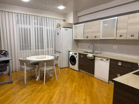 Elan №6585315 - Bakı, Xalqlar Dostluğu m., 3 otaqlı, 138 m², 13/15 mərtəbə