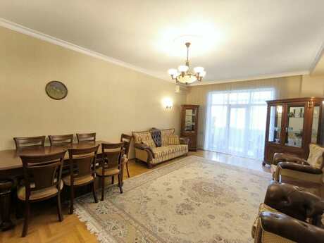 Elan №6183453 - Bakı, Nizami m., 4 otaqlı, 150 m², 11/18 mərtəbə