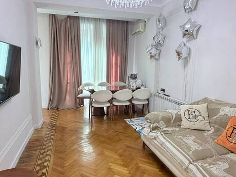 Elan №6586206 - Bakı, Nizami m., 3 otaqlı, 91 m², 2/6 mərtəbə