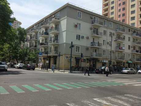 Elan №6586370 - Bakı, 28 May m., 1 otaqlı, 30 m², 2/5 mərtəbə