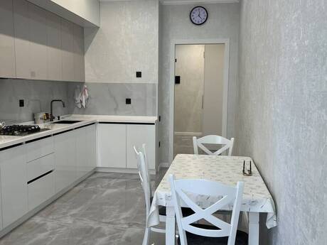 Объявление №6586843 - Баку, пос. Бакиханова, 2-комн., 90 м², 8/9 этаж