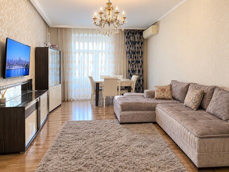 Объявление №6587142 - Баку, Сабаильский р., 3-комн., 80 м², 3/3 этаж