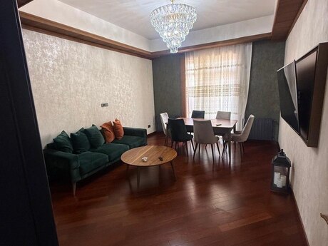 Объявление №6587345 - Баку, Хатаинский р., 3-комн., 85 м², 8/8 этаж