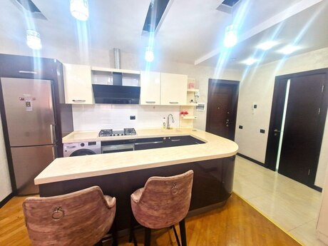 Elan №6588710 - Bakı, Neftçilər m., 3 otaqlı, 120 m², 12/20 mərtəbə