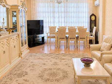 Elan №6588895 - Bakı, 8 Noyabr m., 3 otaqlı, 155 m², 9/20 mərtəbə