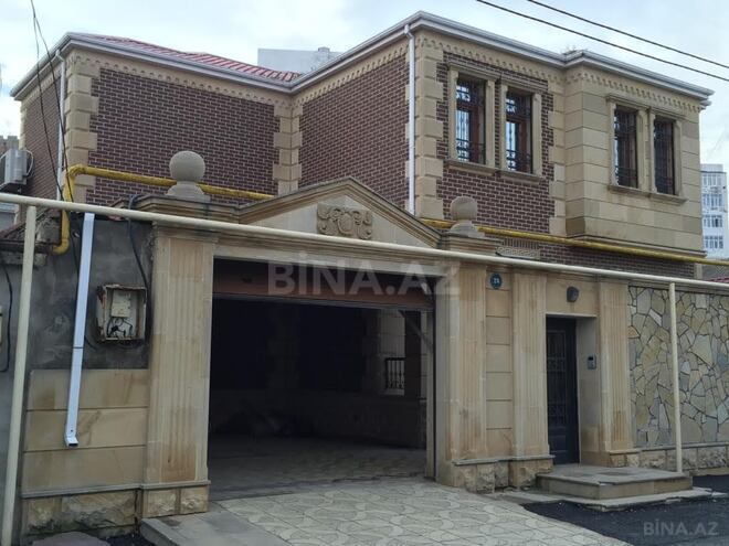 5 otaqlı həyət evi/bağ evi - Bakıxanov q. - 220 m² (1)