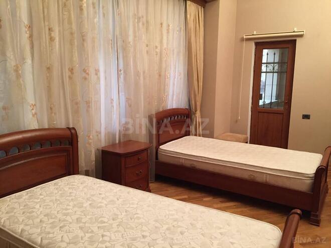 5 otaqlı həyət evi/bağ evi - Bakıxanov q. - 220 m² (13)