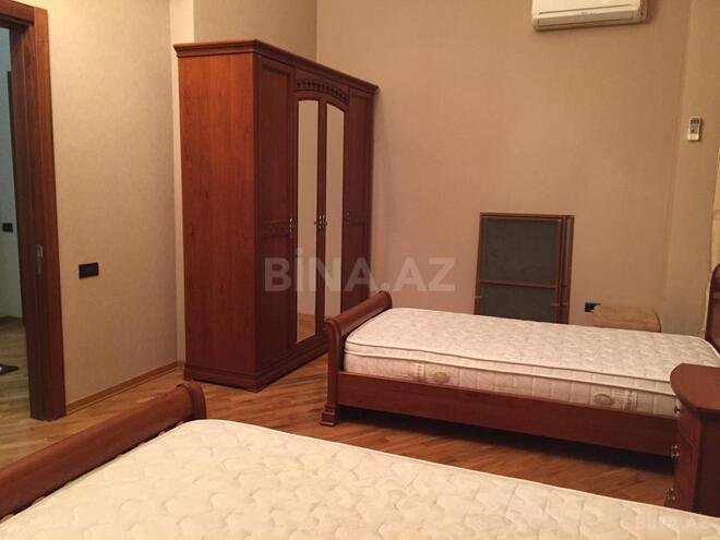 5 otaqlı həyət evi/bağ evi - Bakıxanov q. - 220 m² (15)